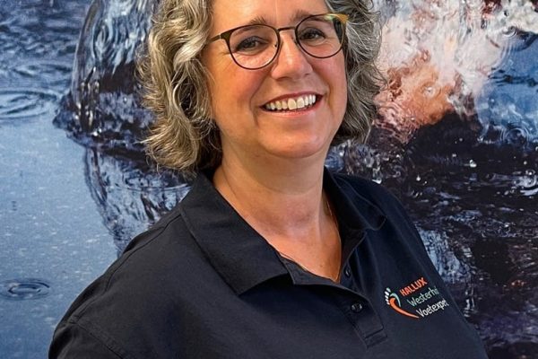 Gwenda Stam
